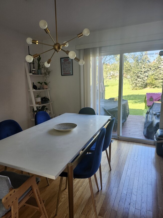 Building Photo - 3486 Burbank Dr