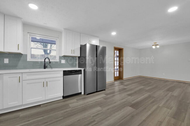 Building Photo - 1638 Parkinson Dr