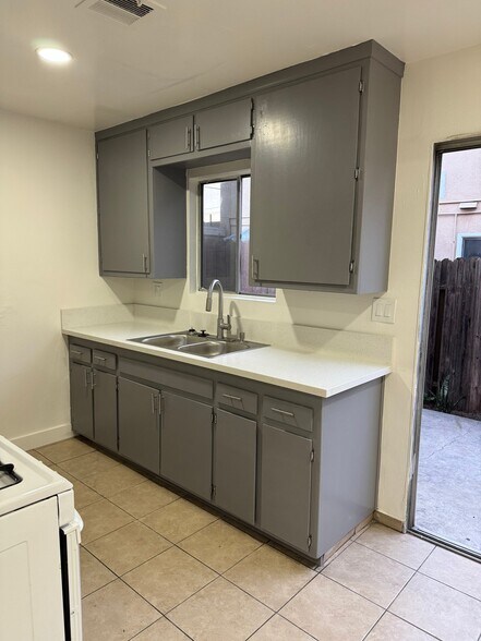 Building Photo - 4575 Canoga St