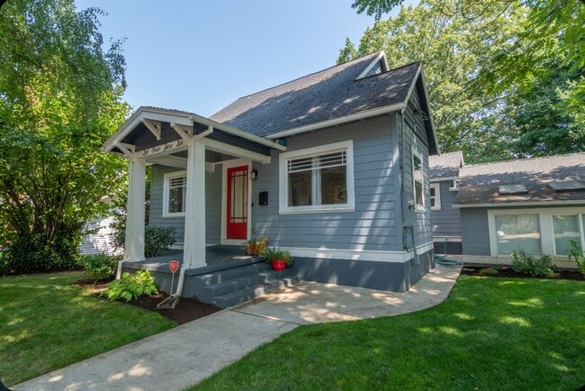 Building Photo - 6406 SE 44th Ave