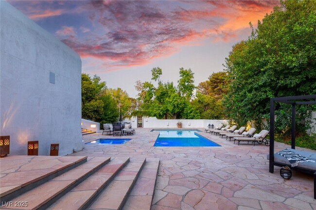 Building Photo - 7330 N Rainbow Blvd
