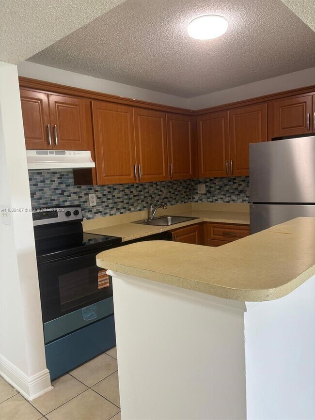 Primary Photo - 7110 NW 179th St