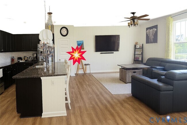 Building Photo - 9005 White Plains Ct