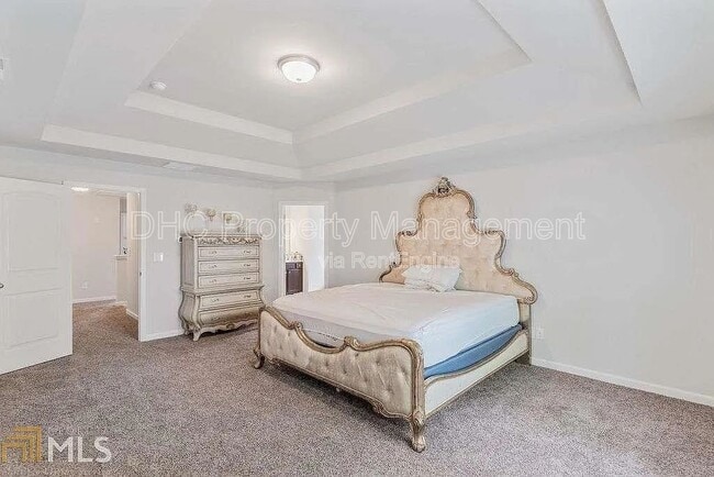 Building Photo - 4999 Rapahoe Trail