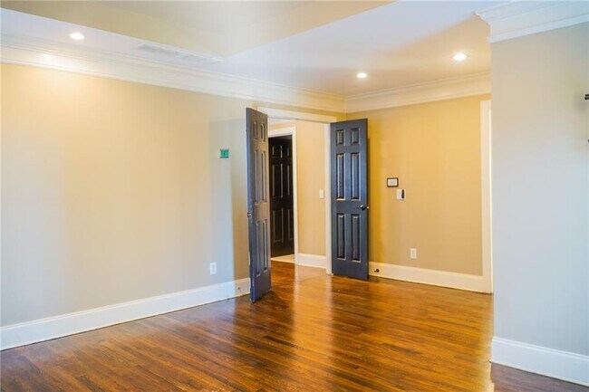 Building Photo - 1127 Ashton Bluff Dr NE