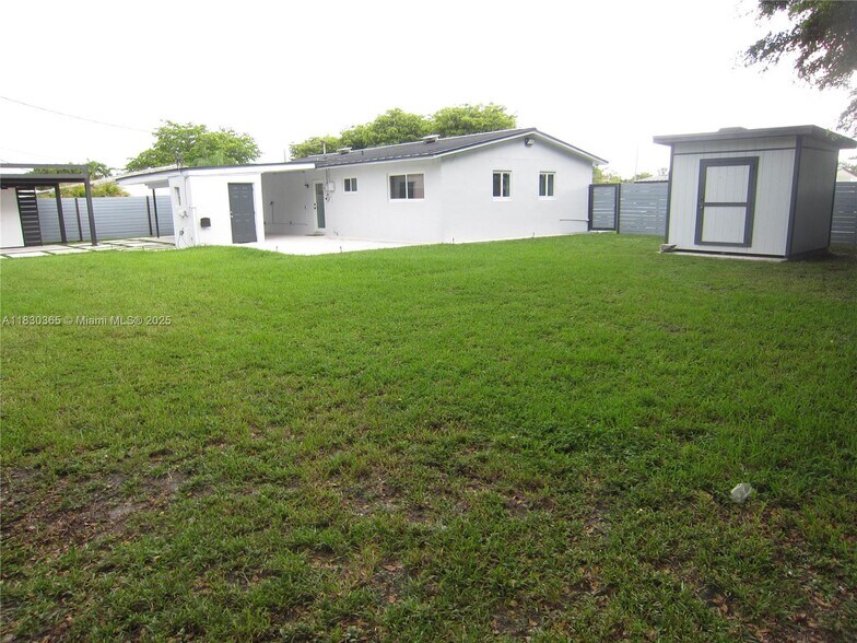 Building Photo - 8760 SW 20th St