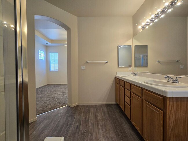 Building Photo - Beautiful South Reno Home in Gated Community