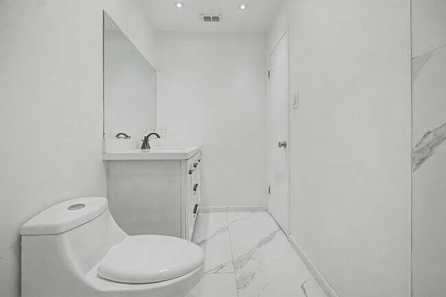 Building Photo - 10307 Dancer Dr