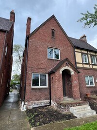Building Photo - 3002-3004 Cleveland Ave