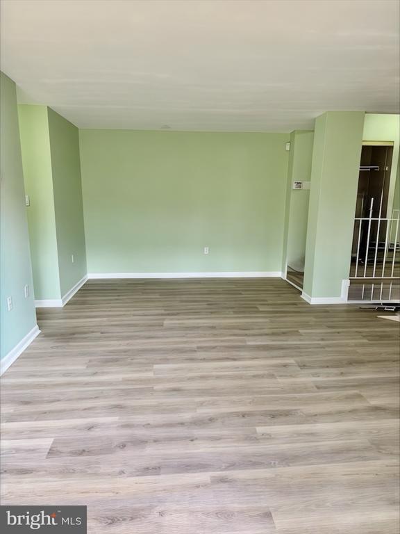 Building Photo - 15712 Dorset Rd