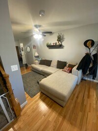 Building Photo - Beautiful Renovated 2 bedroom home with of...