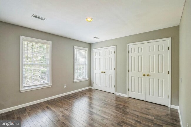 Building Photo - 3003 Mediterranean Dr