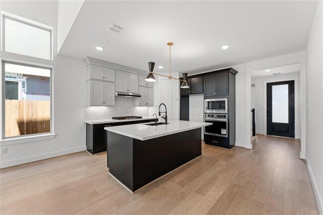 Building Photo - 29751 Burcreek Ln