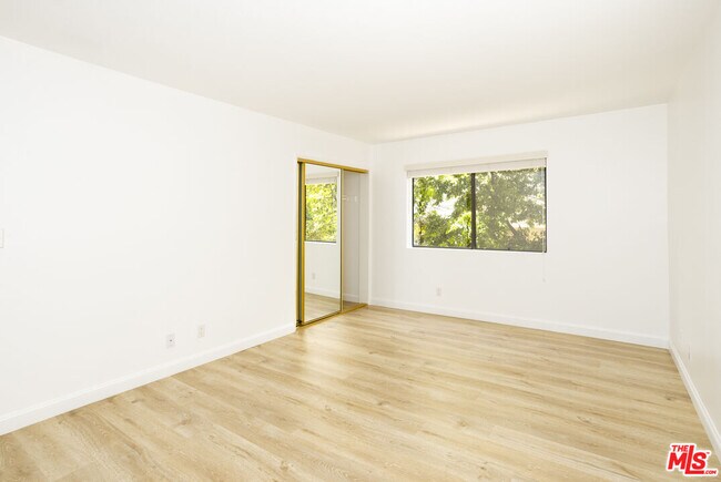 Building Photo - 1738 S Bentley Ave