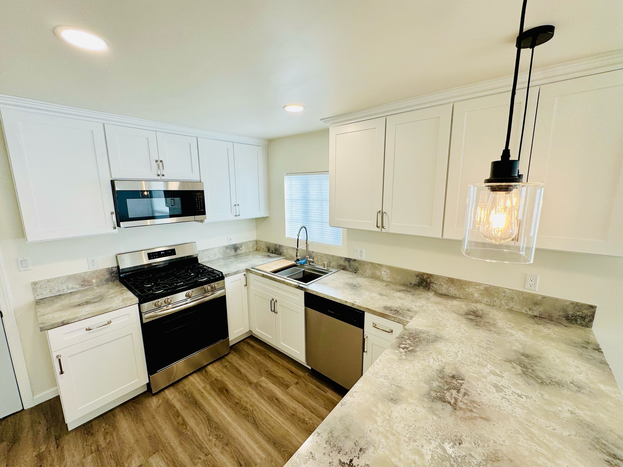 Building Photo - 20606 Raymond Ave