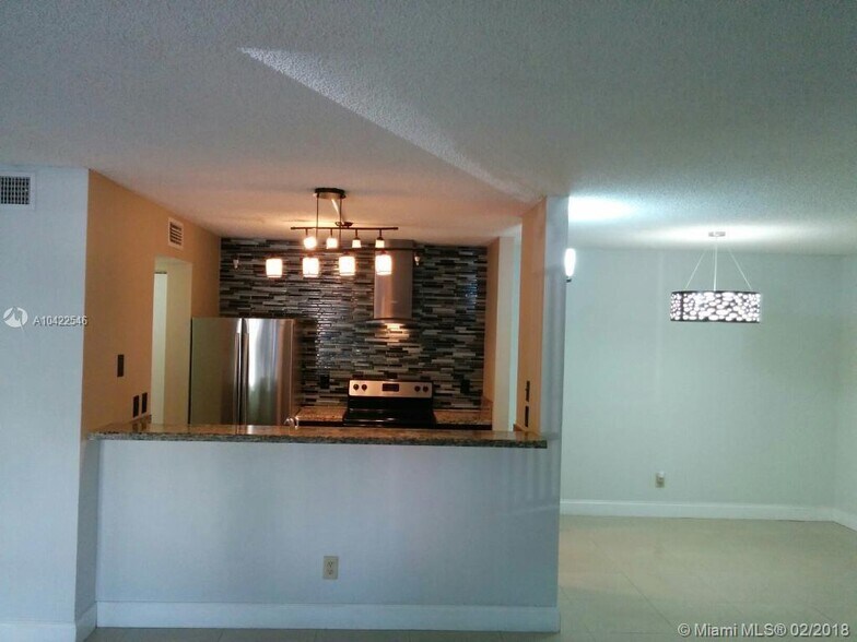 Building Photo - 11842 SW 37 Ter