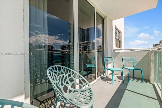 Building Photo - 3000 S Ocean Dr