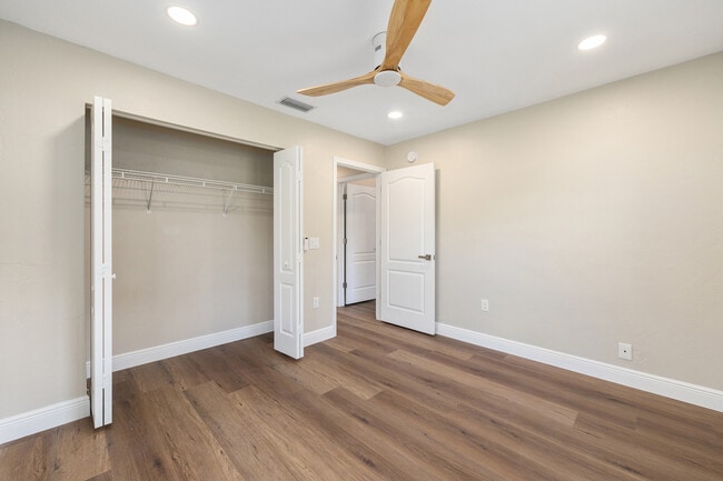 Building Photo - 6523 NW 109th Pl