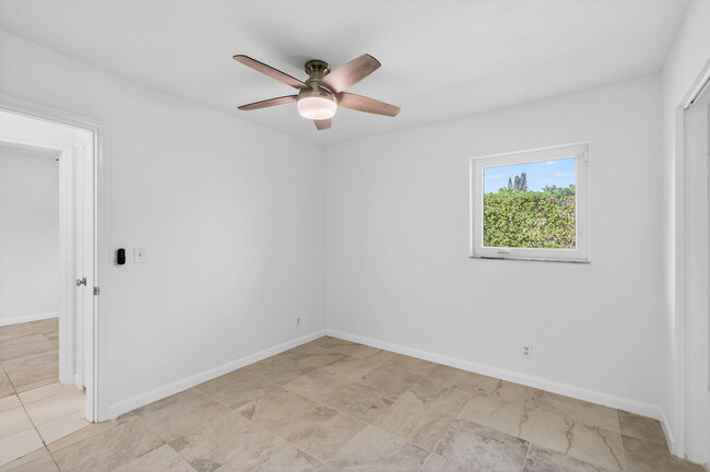 Building Photo - 699 NW 16th Ave