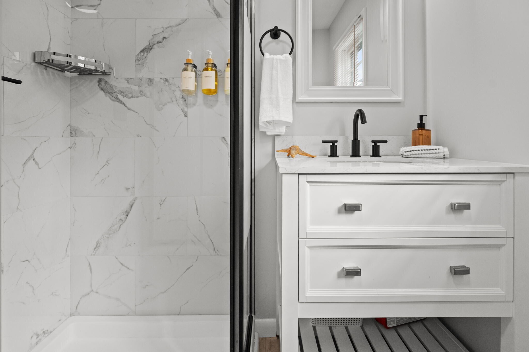 Building Photo - 149 E Main St