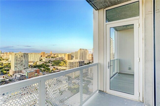 Building Photo - 301 West Ave