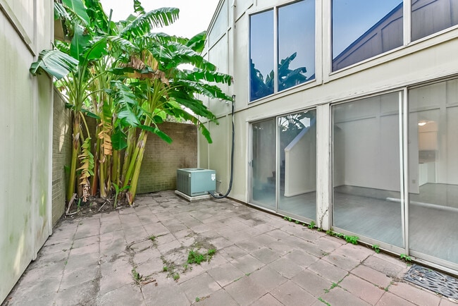 Building Photo - 1811 Veranda Dr