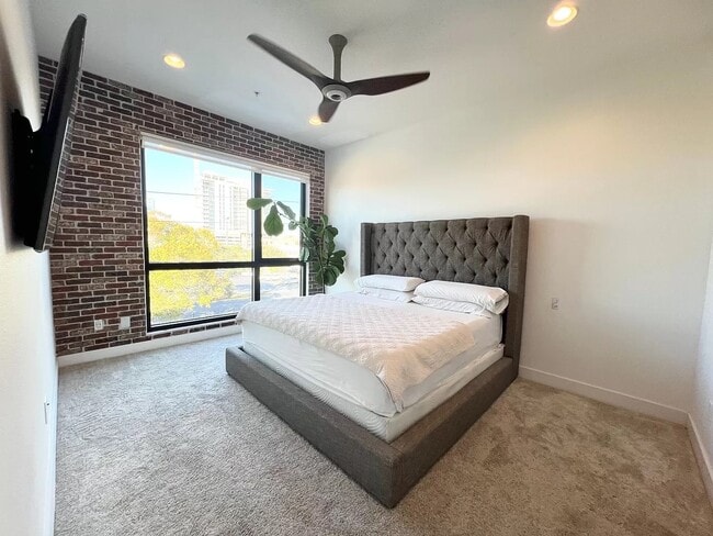 Building Photo - 814 2nd Ave N