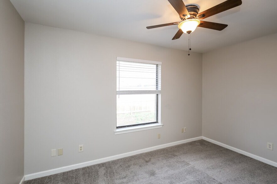 Building Photo - 101 Colony Dr