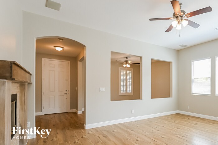 Building Photo - 8649 Green Ridge Ave