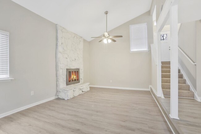 Building Photo - 4061 Oak Stone Dr