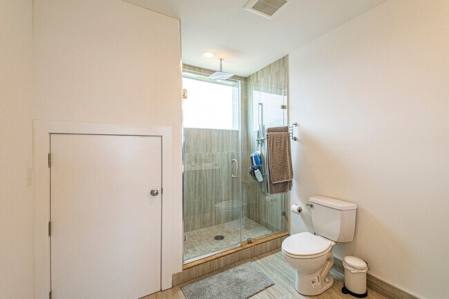 Building Photo - Four Bed Point Breeze Home