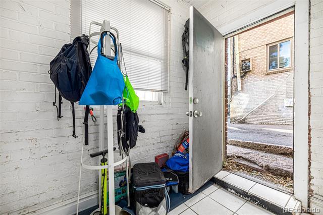 Building Photo - 1376 N Pearl St