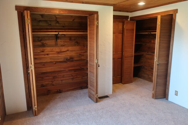 Building Photo - 3601 10th St SE