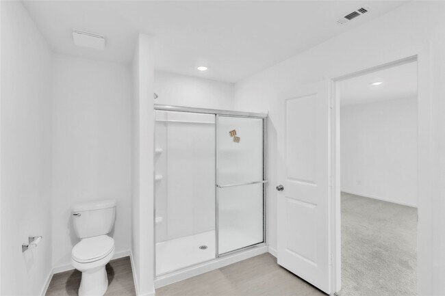 Building Photo - 27627 Village Cir Dr