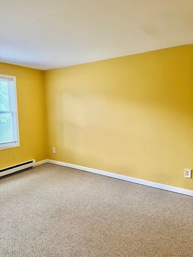 Building Photo - 120 Hinsdale St