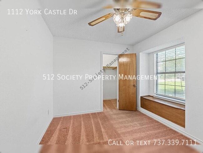 Building Photo - 1112 York Castle Dr