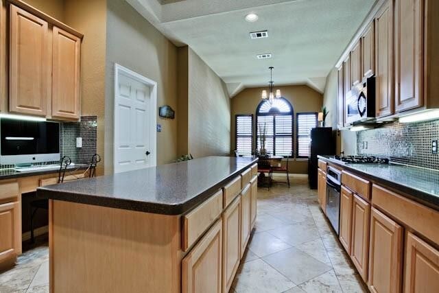 Building Photo - 6352 Rolling Hill Rd