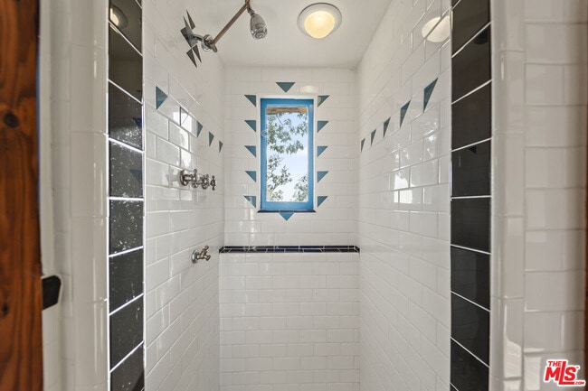 Building Photo - 1403 Avon Park Terrace