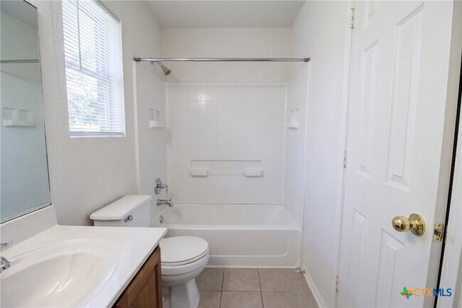Building Photo - 5611 Bertha Dr