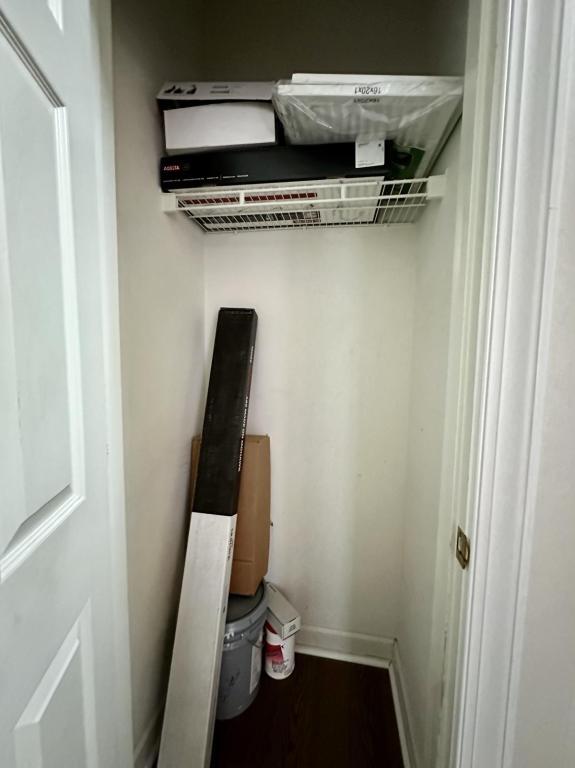 Building Photo - 718 W Trade St