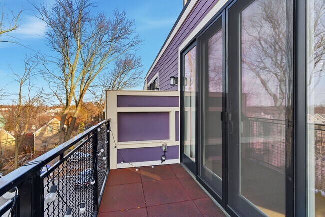 Building Photo - 34 Dix St