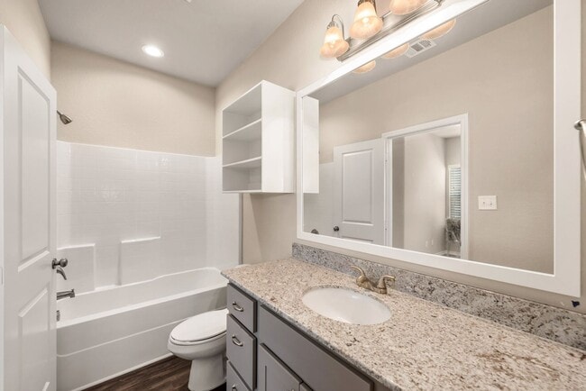 Building Photo - Now Pre-Leasing for August 2026! Well Appo...