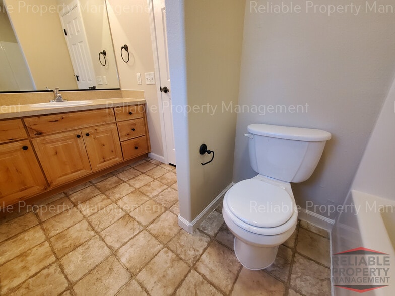 Building Photo - 1557 Bull Pen Way