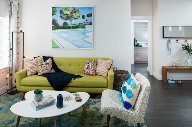 Building Photo - 2000 N Garrett Ave