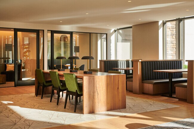 Building Photo - 20 Fourth Avenue-SI ID3577A