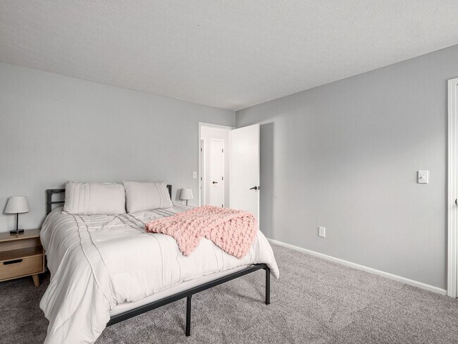 Building Photo - 138 Blakeford Dr