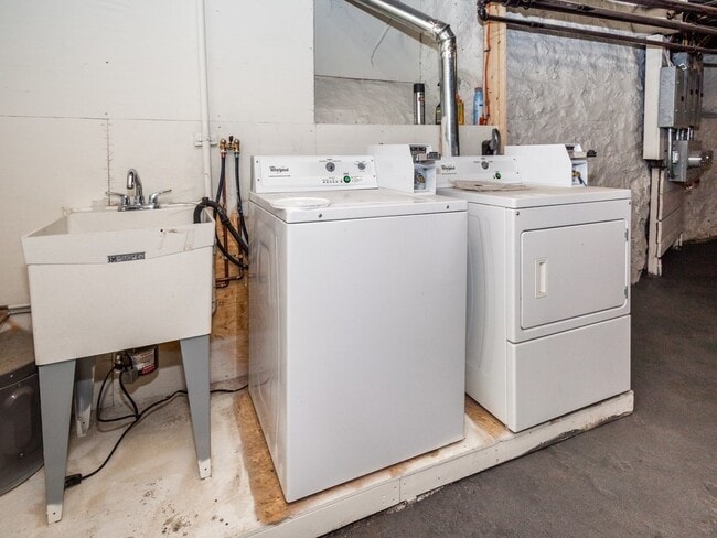 Building Photo - 52 Percival St