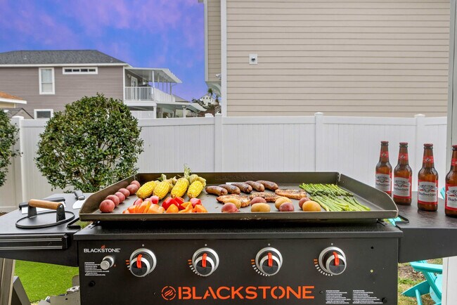 Building Photo - 4456 Luke Ave