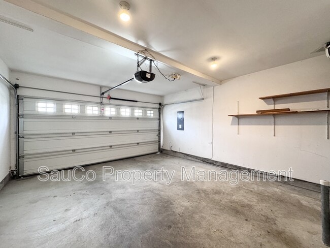 Building Photo - 16933 NW Arizona Dr