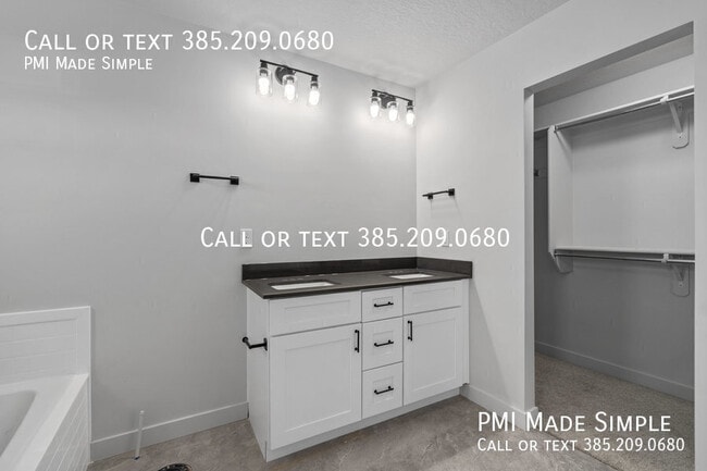 Building Photo - 65 1320